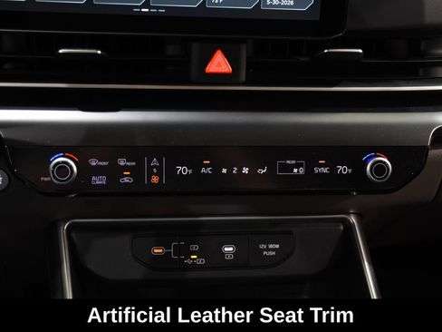 Used 2026 Kia Carnival FWD image 22