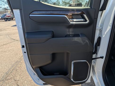 New 2026 GMC Sierra 1500 SLE AWD/4WD image 29