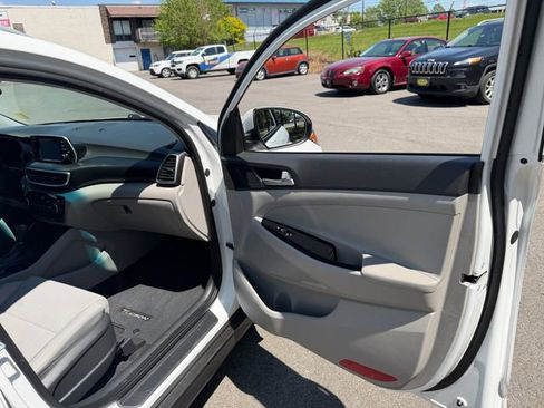 Used 2020 Hyundai Tucson Value AWD/4WD image 19