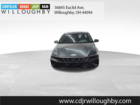Used 2025 Hyundai Elantra SEL FWD image 2