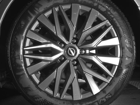 Used 2025 Nissan Altima 2.5 SV FWD image 14