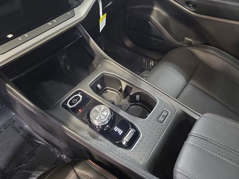 New 2025 Jeep Wagoneer S Launch Edition image 27