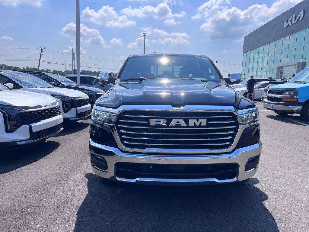 Used 2025 RAM 1500 Laramie AWD/4WD image 12