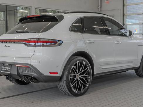 Used 2023 Porsche Macan AWD/4WD image 28