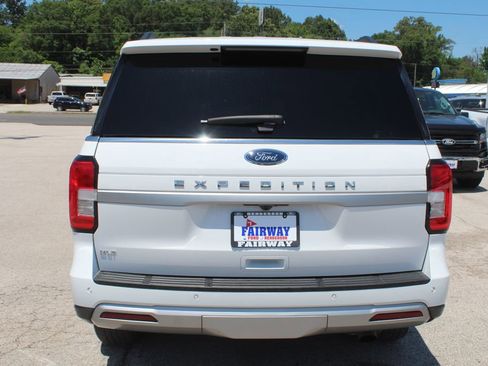 Used 2023 Ford Expedition XLT RWD image 10