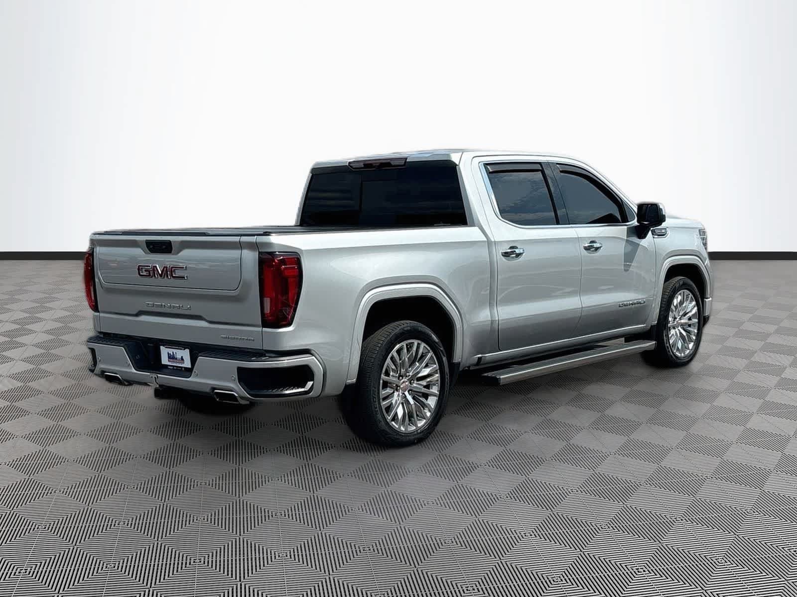 Used 2022 GMC Sierra 1500 Denali AWD/4WD image 5