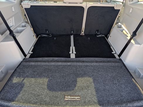 Certified 2024 Volkswagen Atlas SEL Premium R-Line image 18