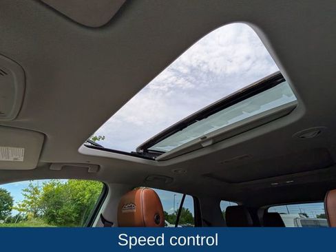 Used 2021 Chevrolet Traverse High Country FWD image 31