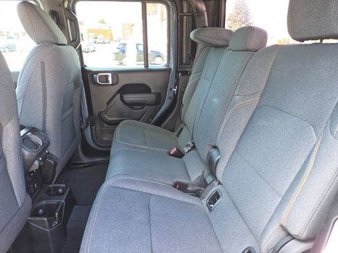 Used 2024 Jeep Gladiator Sport image 23