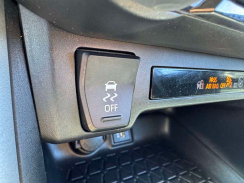 Certified 2025 Toyota RAV4 XLE AWD/4WD image 32