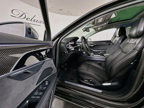 Used 2022 Audi S8 w/ S8 Executive Package image 22