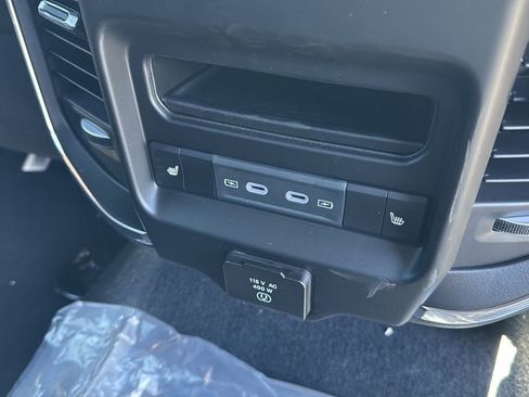 New 2026 RAM 3500 Laramie AWD/4WD image 17