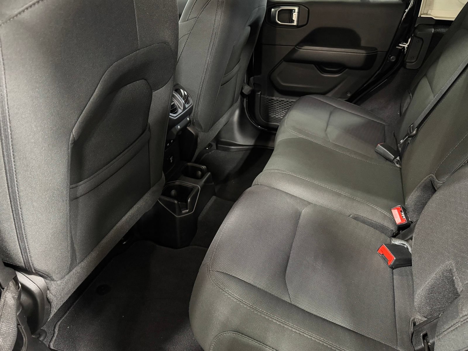 Used 2021 Jeep Wrangler Unlimited Sahara w/ Uconnect 4C Nav & Sound Group AWD/4WD image 39