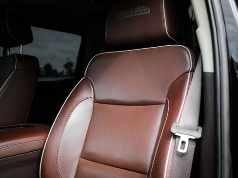 Used 2016 Chevrolet Silverado 2500 High Country w/ Duramax Plus Package image 15