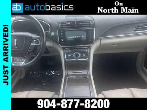 Used 2017 Lincoln Continental Select FWD image 14
