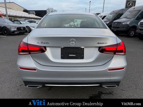 Certified 2022 Mercedes-Benz A 220 4MATIC image 7