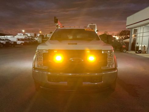 Used 2019 Ford F550 4x4 SuperCab Super Duty image 3