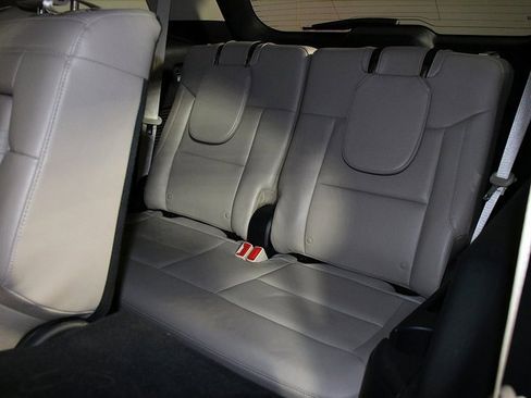 Used 2023 Ford Explorer Limited image 14