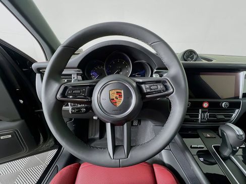 New 2026 Porsche Macan image 12