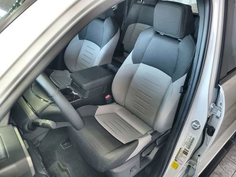 Used 2025 Toyota Tacoma TRD Sport image 11