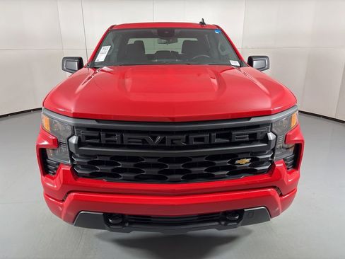 Used 2025 Chevrolet Silverado 1500 Custom image 4