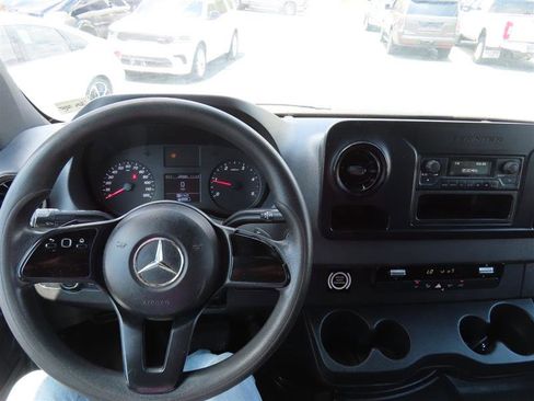 Used 2019 Mercedes-Benz Sprinter 170 image 24