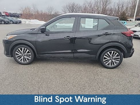 Used 2021 Nissan Kicks SV image 3
