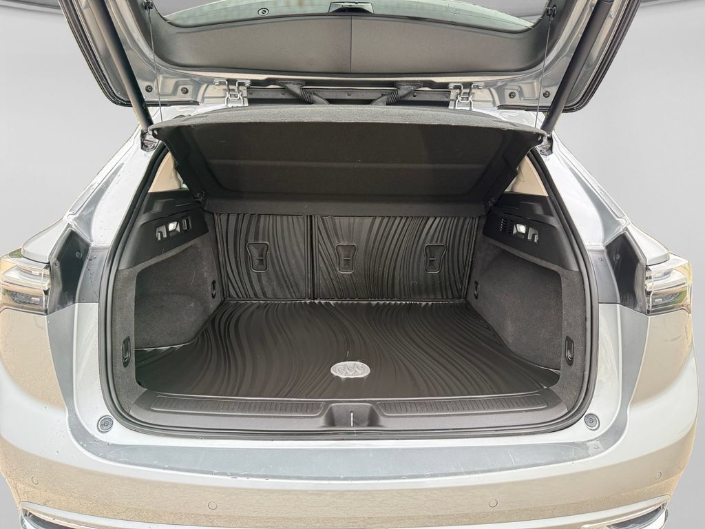 Used 2023 Buick Envision Avenir AWD/4WD image 45