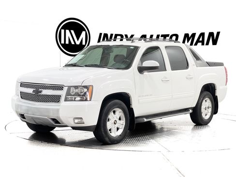 Used 2011 Chevrolet Avalanche LT w/ Suspension Package, Off-Road AWD/4WD image 8