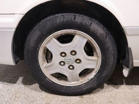 Used 2001 Toyota Camry LE image 8