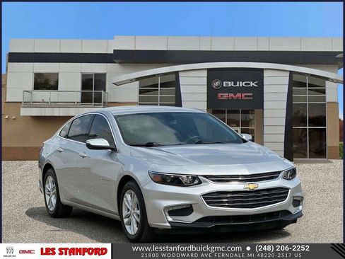 Used 2017 Chevrolet Malibu LT FWD image 8