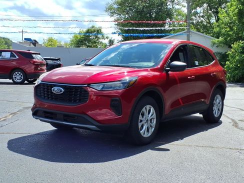 Certified 2025 Ford Escape Active w/ Cold Weather Package AWD/4WD image 3