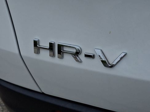 Used 2023 Honda HR-V LX image 31