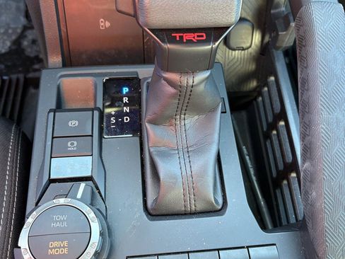 Used 2025 Toyota Tacoma TRD Sport w/ TRD Sport Upgrade Package image 18