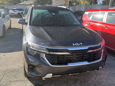 Used 2024 Kia Seltos EX FWD image 2