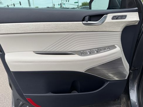 Used 2023 Hyundai Palisade Calligraphy image 13