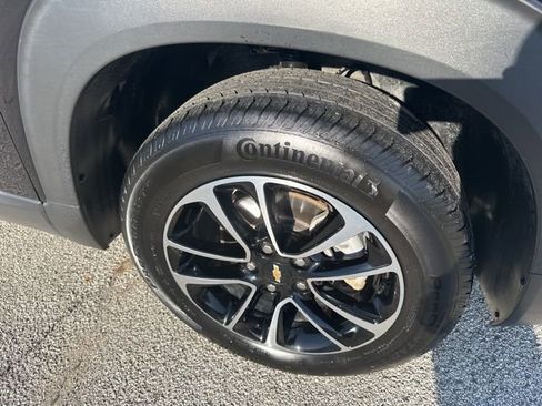 Used 2025 Chevrolet TrailBlazer LT AWD/4WD image 13