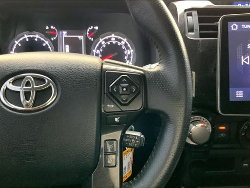 Used 2020 Toyota 4Runner TRD Off-Road AWD/4WD image 25