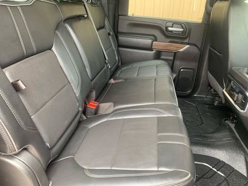 Used 2020 Chevrolet Silverado 2500 High Country w/ Technology Package AWD/4WD image 17
