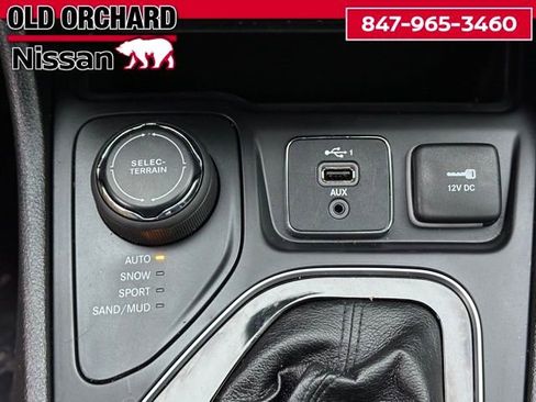 Used 2021 Jeep Cherokee Altitude image 16