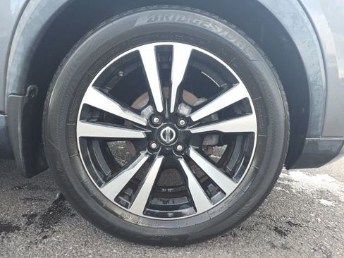 Used 2018 Nissan Kicks SR w/ Exterior Electronics Package image 11