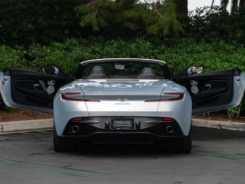 Used 2020 Aston Martin DB11 Volante RWD image 8