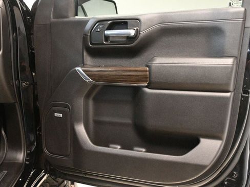 Used 2021 Chevrolet Silverado 1500 LT Trail Boss w/ Convenience Package II image 22