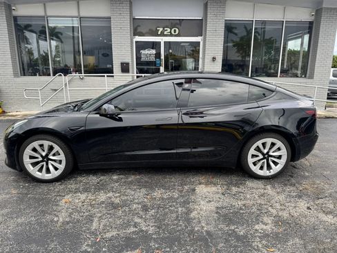 Used 2022 Tesla Model 3 Long Range AWD/4WD image 9
