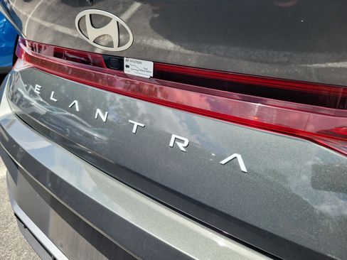 Used 2024 Hyundai Elantra SEL FWD image 6