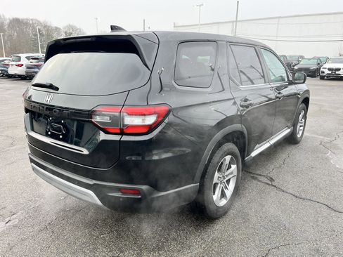 Used 2025 Honda Pilot EX-L image 3