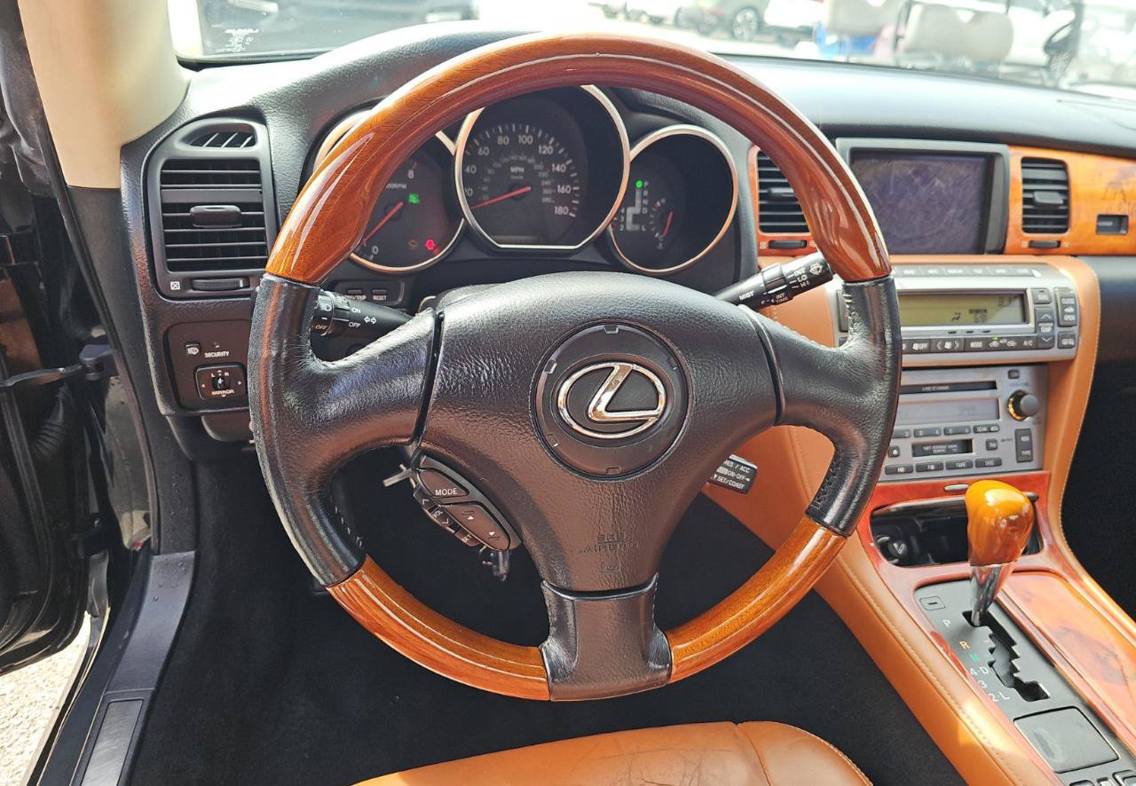 Used 2004 Lexus SC 430 Convertible RWD image 13