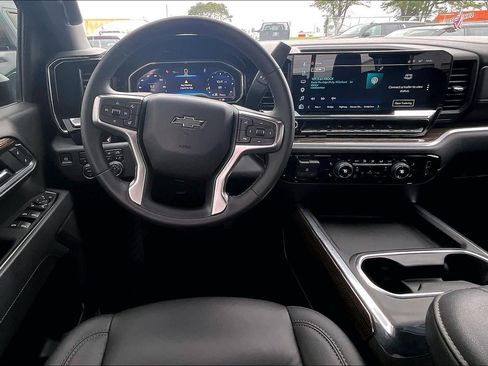 Used 2025 Chevrolet Silverado 2500 LT w/ Trail Boss Package AWD/4WD image 5