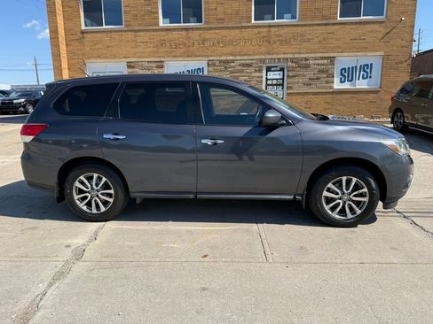 Used 2014 Nissan Pathfinder S AWD/4WD image 6