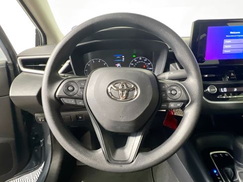 Used 2025 Toyota Corolla LE FWD image 17